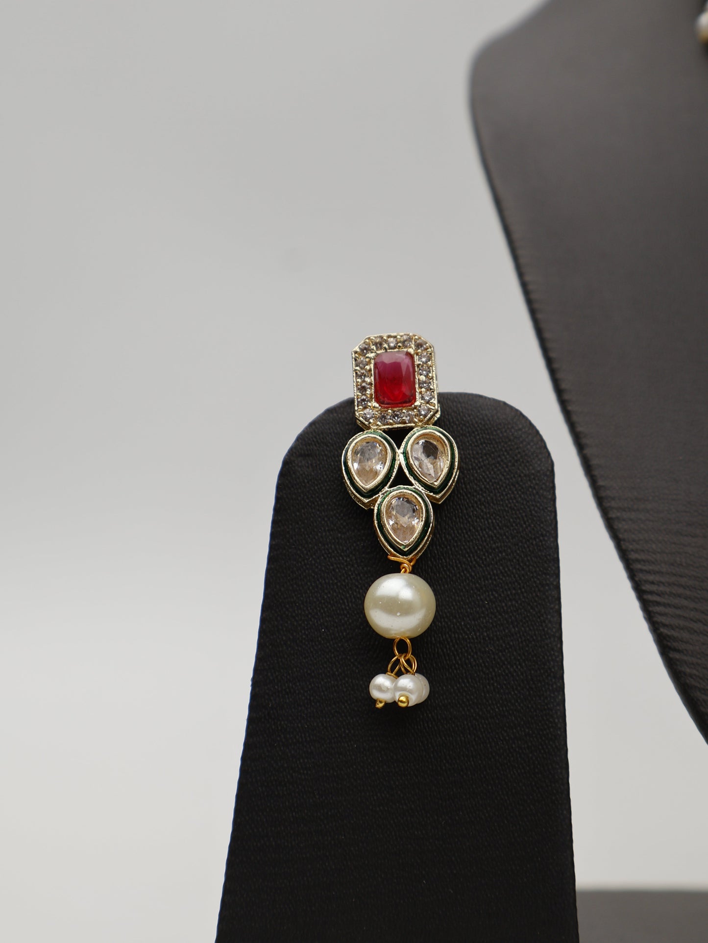 Red and Green Necklace Set